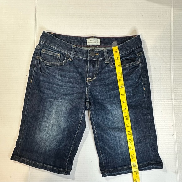 Aeropostale Women's Size 1/2 Blue Denim Bermuda Jean Shorts Zip Up Faded - Picture 2 of 7